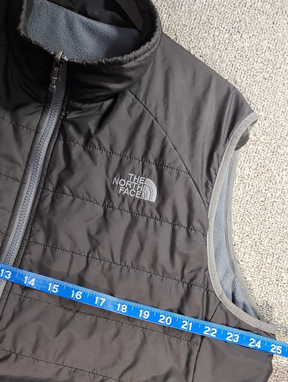 The North Face Trinity Reversible Puffer Fleece Vest Size XL in TNF Black/Gray